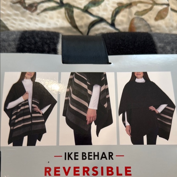 Ike Behar Black and Gray Reversible Fashion Wrap - Picture 3 of 3
